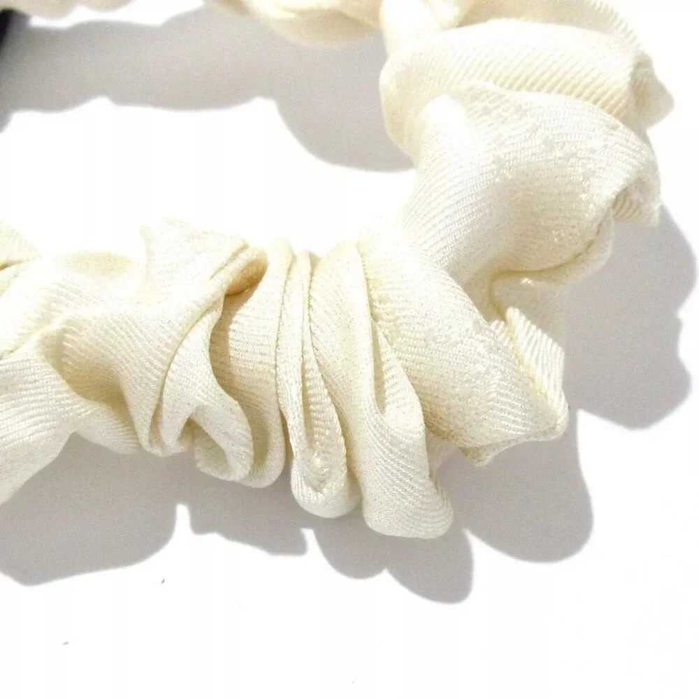 Auth CHANEL Cream Black Silk Other Jewellery - Picture 4 of 7